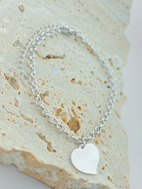 PULSEIRA ELO PORTUGUÊS COM PINGENTE CORAÇÃO RÓDIO BRANCO