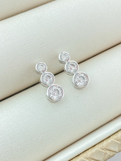 BRINCO TRÊS PONTOS DE LUZ CRISTAL RODIO BRANCO
