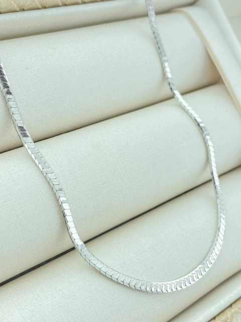 COLAR FITA MALEÁVEL TRABALHADA RODIO BRANCO