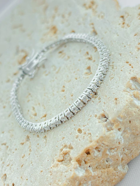 PULSEIRA RIVIERA QUADRADA DELICADA