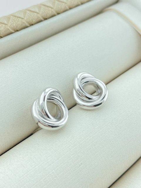 BRINCO NÓ RODIO BRANCO