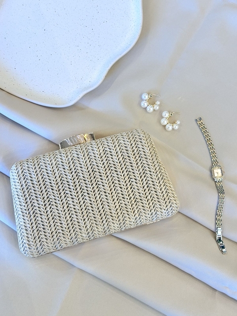 CLUTCH PALHA RETANGULAR BEGE FUNDO PRETO