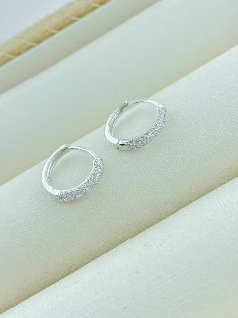 BRINCO ARGOLA DE CLICK CRAVEJADA 14MM RODIO BRANCO