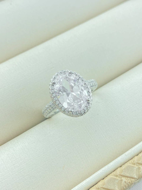 ANEL SOLITÁRIO COM BORDA E LATERAL CRAVEJADA RODIO BRANCO