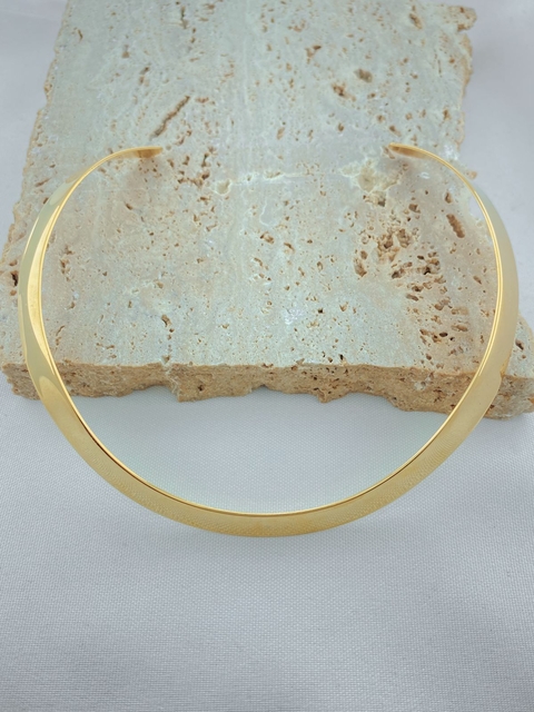 CHOKER RÍGIDO LARGO 10MM FOLHEADO A OURO