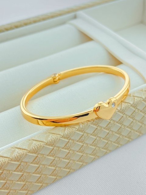 PULSEIRA BRACELETE CORAÇÃO COM PONTO DE LUZ VERNIZ ITALIANO TAMANHO P