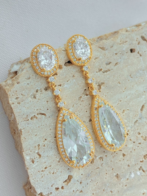 BRINCO FESTA ZIRCONIAS CRISTAL FOLHADO A OURO