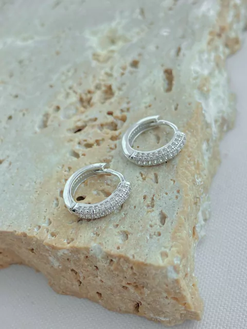 BRINCO ARGOLA CRAVEJADA M TRADICIONAL RÓDIO BRANCO