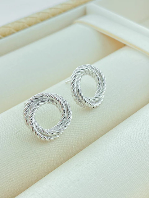 BRINCO NÓ TRABALHADO RODIO BRANCO