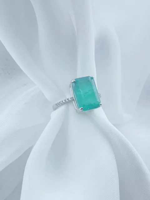 ANEL PEDRA VERDE QUADRADA RODIO BRANCO