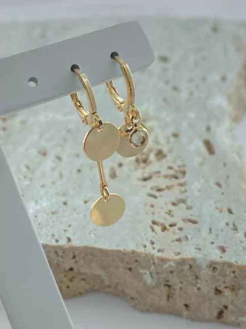 DUPLA DE BRINCOS ARGOLA DE CLICK COM PENDENTES CHAPINHA LISA FOLHADO A OURO