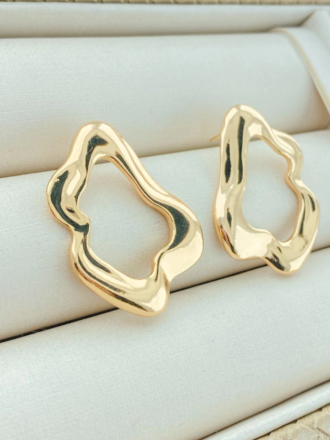 BRINCO GEOMÉTRICO DOURADO LISO