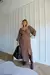 VESTIDO MIDI LUCIANA (POA OFF FUNDO MARROM) - comprar online