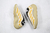 YEEZY BOOST 700 V3 SAFFLOWER na internet
