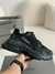BALENCIAGA TRIPLE S na internet
