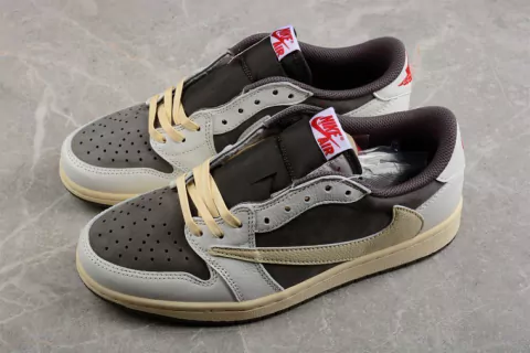 Travis Scott x Air Jordan 1 Low Reverse Mocha