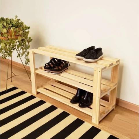 estante 3 prateleiras pinus, estante multiuso pinus, estante madeira maciça, estante 60x28x80, estante versátil, estante para loja, estante residencial, estante organizadora, estante decorativa pinus, estante rústica elegante, estante sustentável, estante