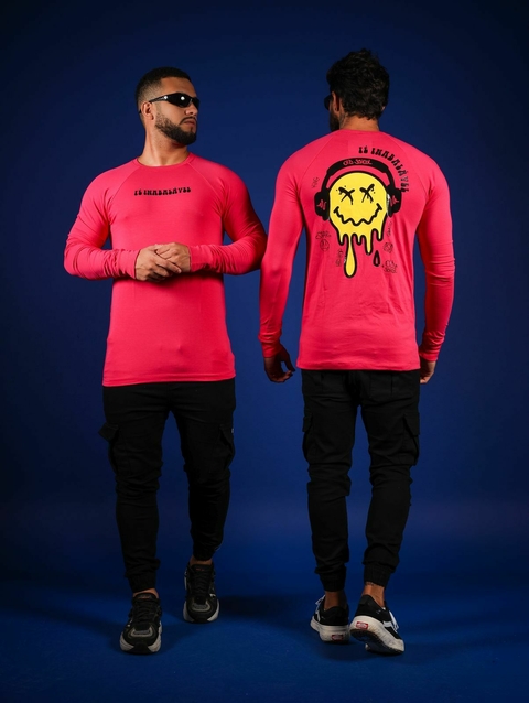 Camisa manga longa streetwear masculina Street Vibe, corte moderno e design urbano, tecido premium 95% algodão e 5% elastano, estilo autêntico para looks casuais e de rolê.