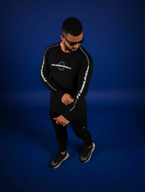 Camisa manga longa streetwear masculina Street Vibe, corte moderno e design urbano, tecido premium 95% algodão e 5% elastano, estilo autêntico para looks casuais e de rolê.