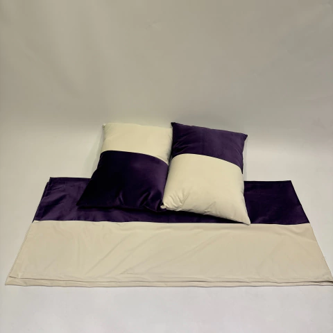 Set de 2 Almohadones y Manta para pie de cama
