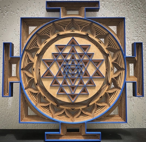 SHRI YANTRA (VERNIZ, ROSA E AZUL)