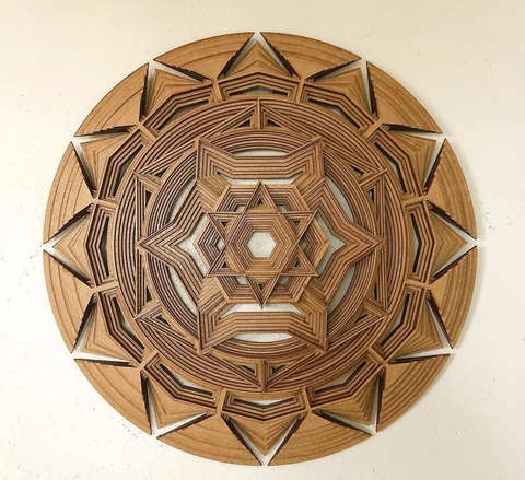 A ESTRELA E SUA CONSCIÊNCIA (VERNIZ)