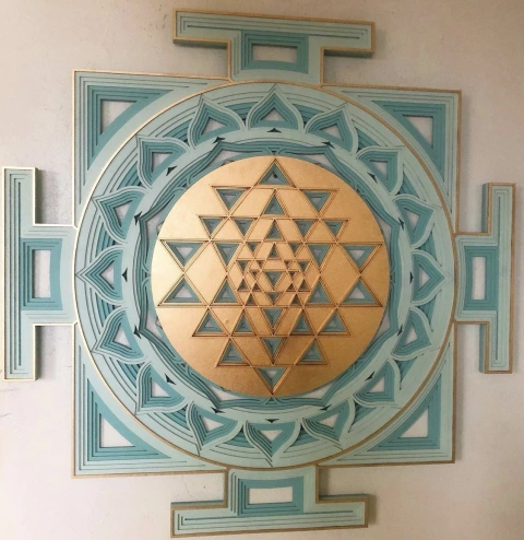 SHRI YANTRA (GRADIENTE VERDE MAR E DOURADO)