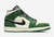Air Jordan 1 Mid SE “Pine Green” na internet