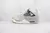 Jordan 4 Retro Frozen Moments na internet