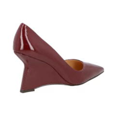 SCARPIN ANABELA LUIZA BARCELOS COURO VERNIZ MARSALA 13420010 na internet