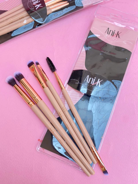 Kit Brochas Ojos Anik