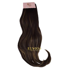 Peruca Tic Tac Alinda modelo SP2/27, com cabelo liso e mechas em tom mais claro.