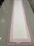 CAMINHO DE MESA TECIDO ALGODÃO COM LINHO, RENDA DE ORGANZA LILÁS SECO 1,5 m