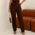 CONJUNTO ALFAIATARIA BLUSA E CALÇA COM PREGAS ANTONELLA MARROM CAFÉ - Marcy Modas