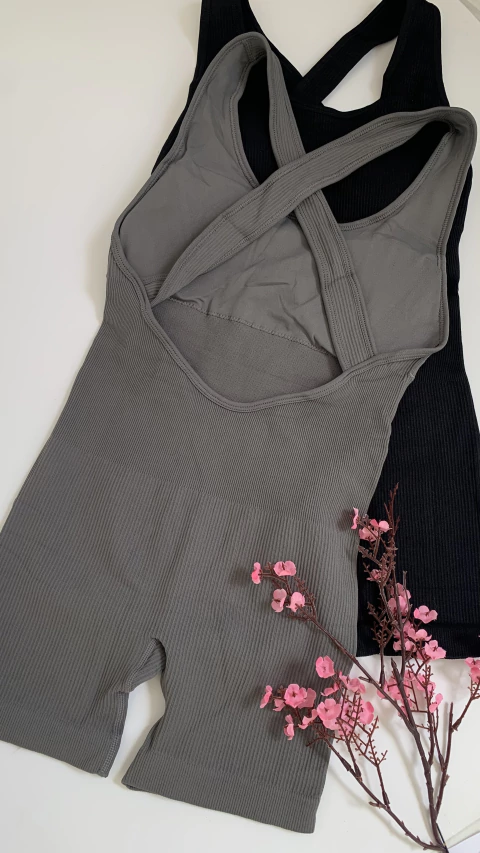 Macaquinho Canelado Cruzado nas Costas - comprar online