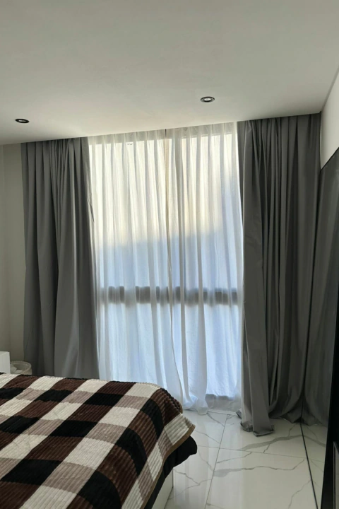 CORTINA BLACKOUT LISO A MEDIDA (OSCURECE AL 100%) - 2 PAÑOS