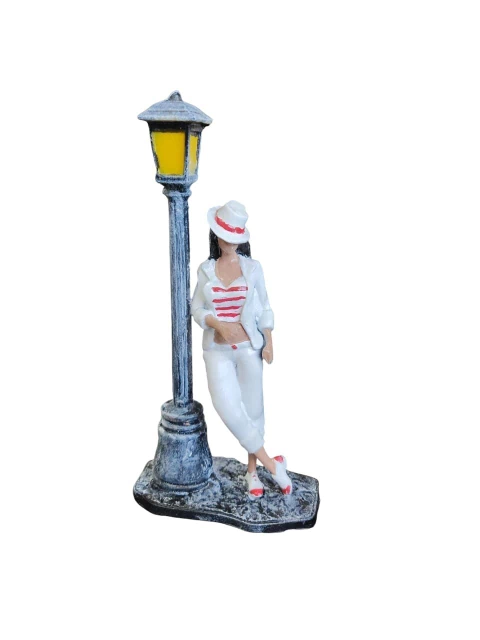 Imagem de Resina Maria Navalha 15cm - comprar online