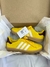 Gazelle amarelo/bordô na internet
