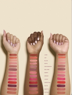 RARE BEAUTY- SOFT PINCH LIQUID BLUSH- GRATEFUL en internet
