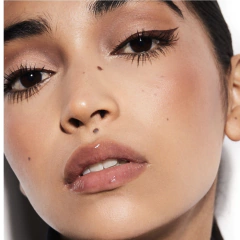 FENTY BEAUTY BY RIHANNA- GLOSS BOMB HEAT UNIVERSAL LIP LUMINIZER + PLUMPER- FENTY GLOW (sheer rose nude) en internet