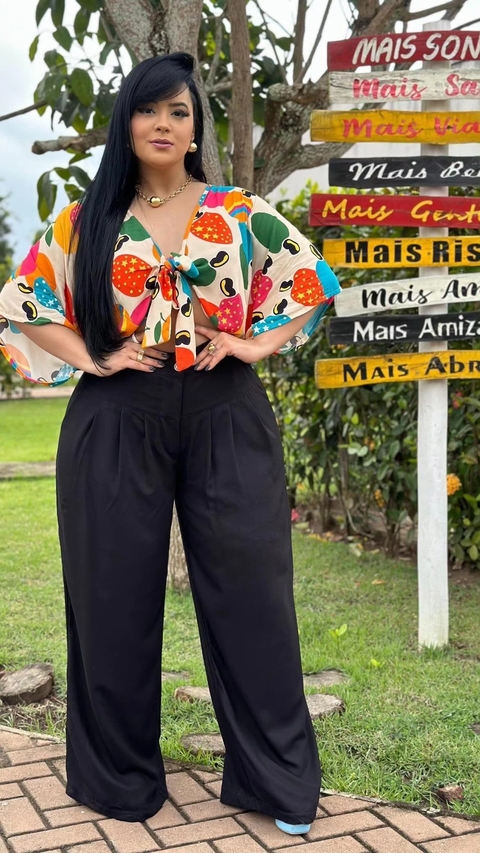 Calça Pinçada c/ Zíper e Botões - comprar online