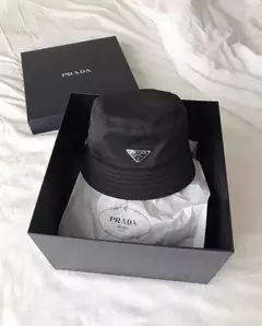 Cartera Prada + Piluso Prada en internet