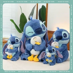 Peluche Importado Stich con Pato de 45 cm - comprar online