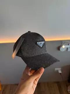 2X1 GORRAS PRADA ¡SUPER OFERTA! 1 DE REGALO en internet