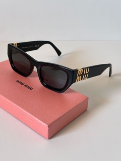 Bolso de hombro MIUMIU + Lentes MIU MIU de REGALO