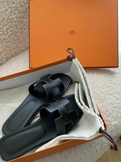 Sandalias Hermes más lentes Hermes de regalo en internet
