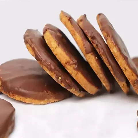 BOLACHA AMANTEIGADA COBERTA COM CHOCOLATE - 100g