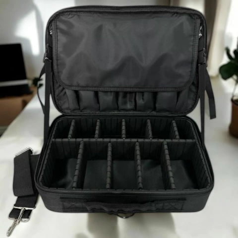 MALETIN DE MAQUILLAJE CON CORREA AJUSTABLE - C