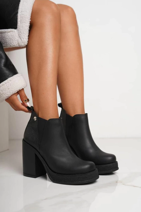 ALDY NEGRAS - 100% CUERO - comprar online