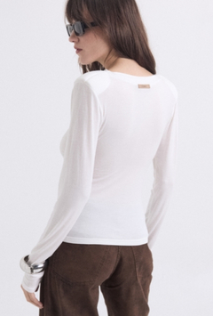 REMERA SAND en internet